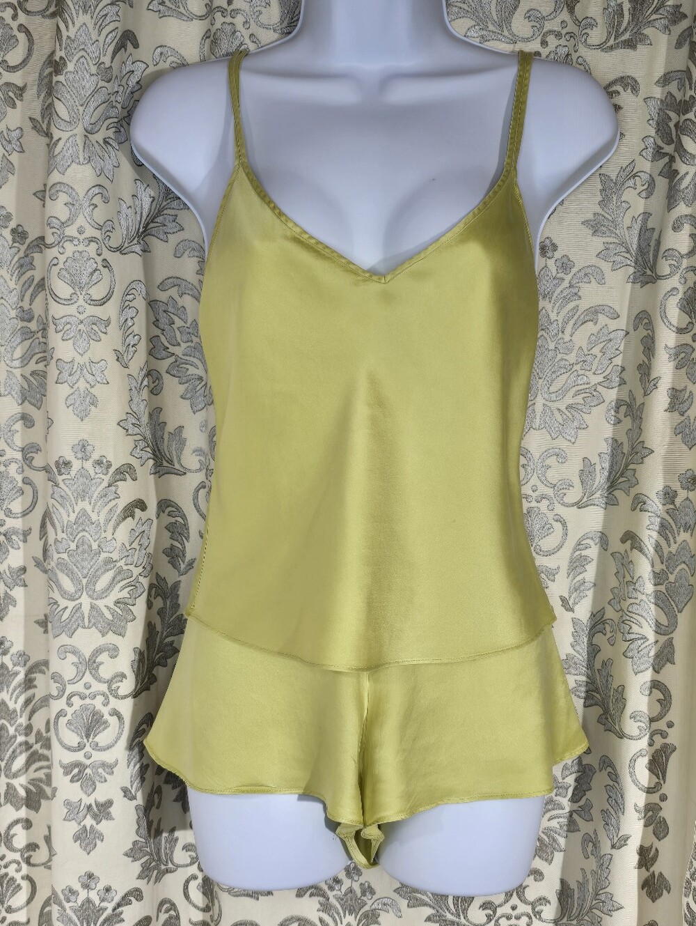 Vintage Y2K Victoria's Secret 100% Silk Cami & Tap Shorts Pajama Set XS Lime
